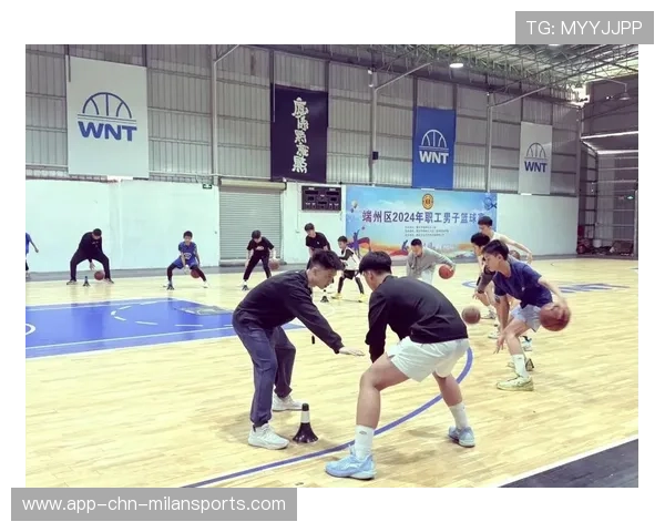 NBA球队青训成果展示日吸引大量家庭和少年参与
